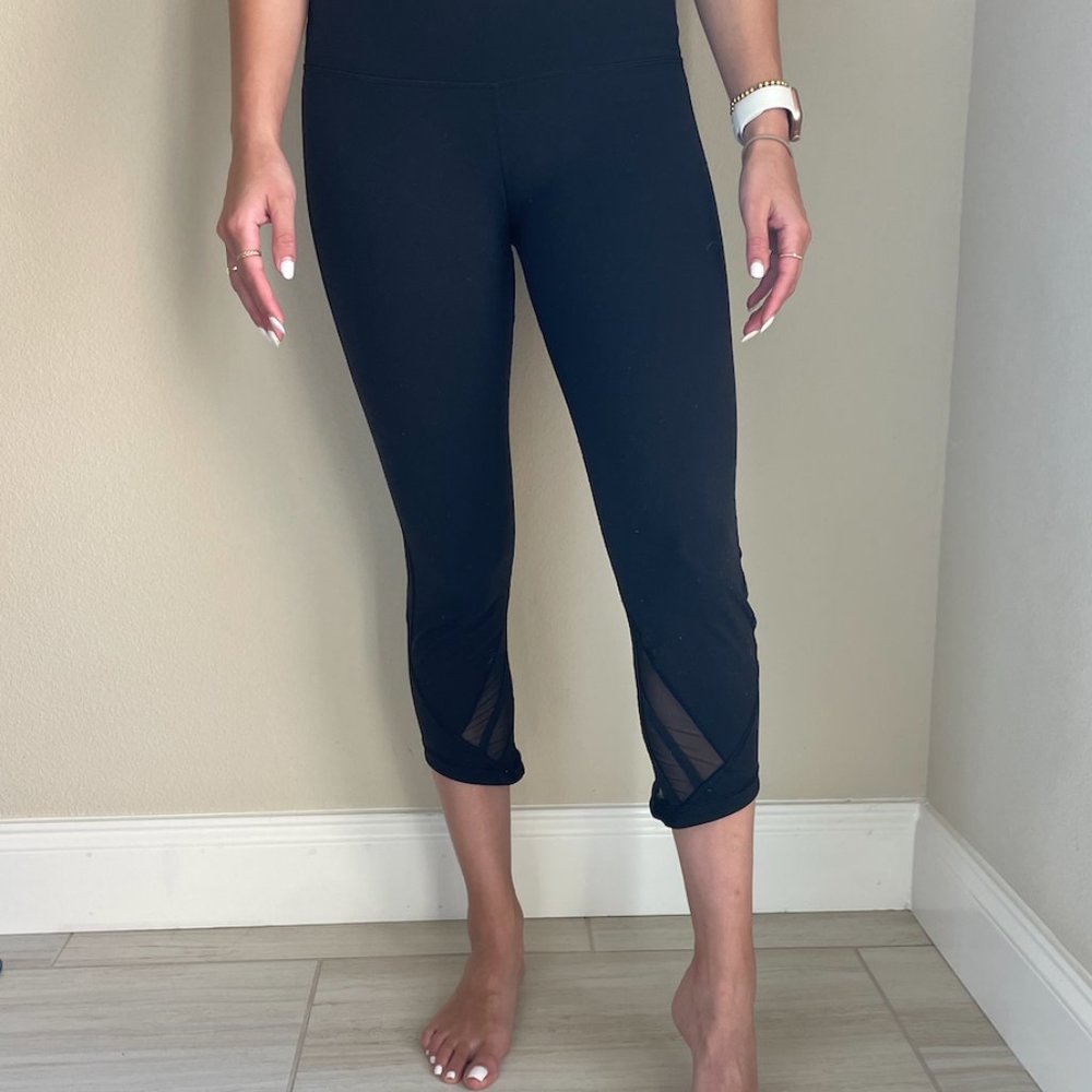 Lululemon Black Leggings, Quarter Leggings (Size 6)